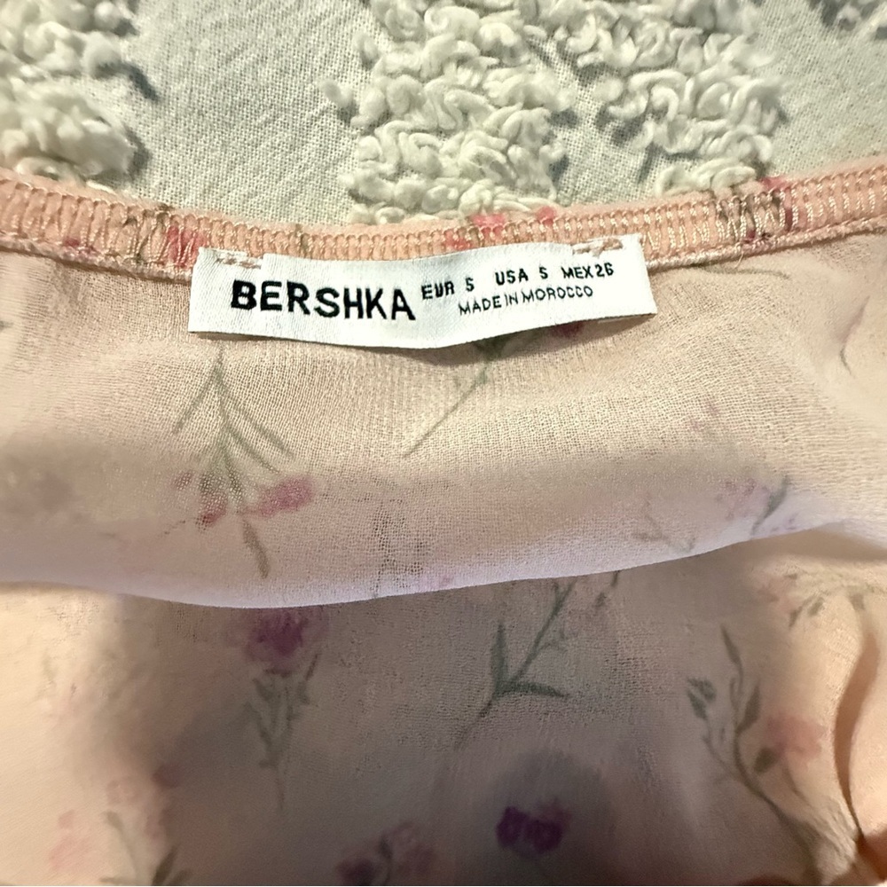 Bershka Zara: Black, Lavender, and Peach Tops - Picture 3 of 5
